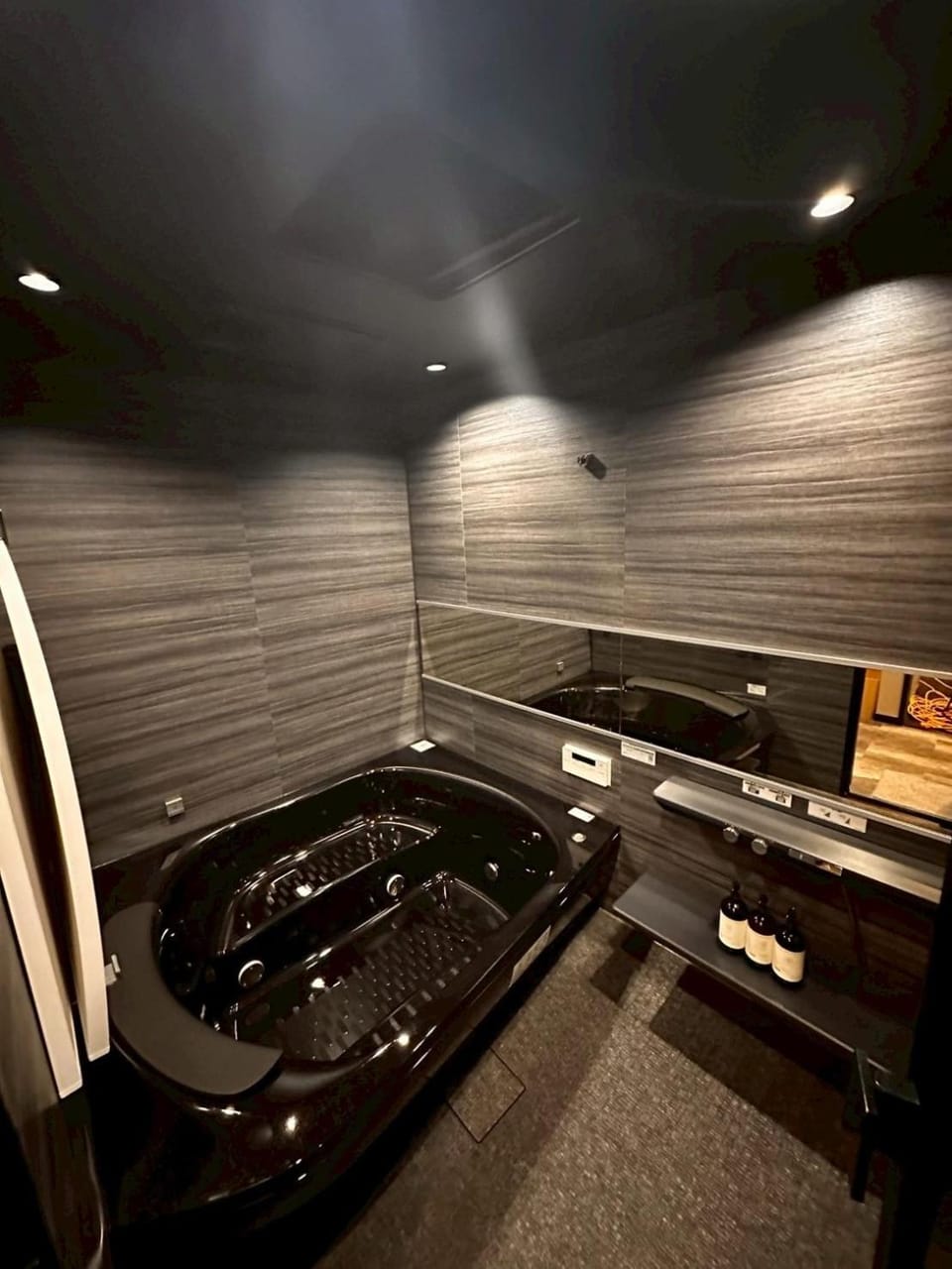 Hot Tub, Bathroom