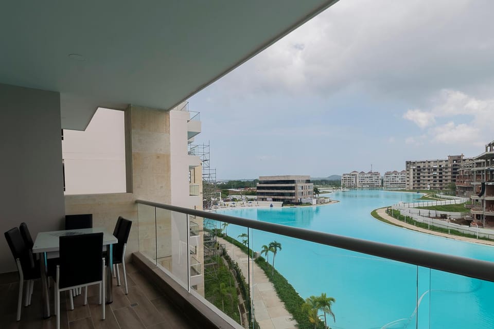 Balcony/Terrace, Balcony/Terrace, Dining area, Pool view