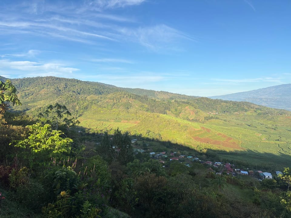 Mountain Retreat Refugio de Aves Chalet in Cartago Province, Costa Rica