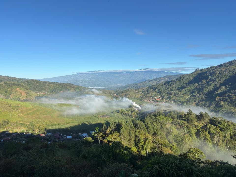Mountain Retreat Refugio de Aves Chalet in Cartago Province, Costa Rica