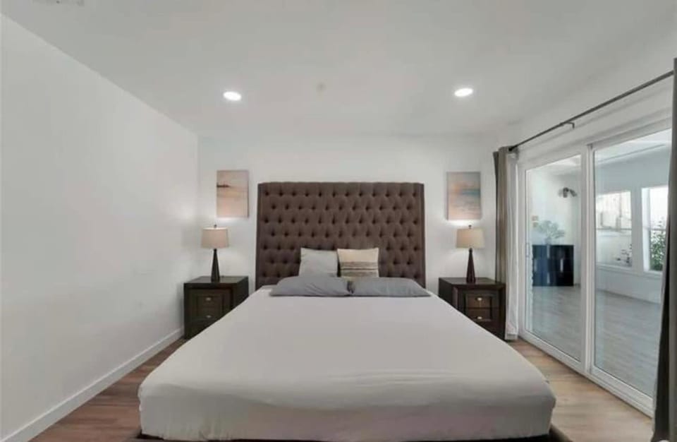 Spacious 3BR Oasis Pool Fire Pit & Family Fun House in Richardson