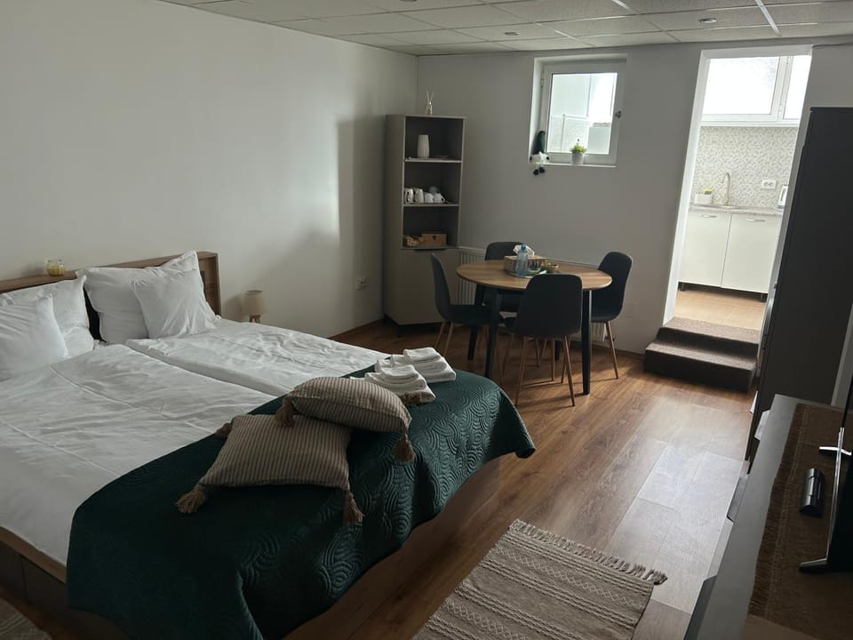 Photo of the whole room, Seating area, Bedroom