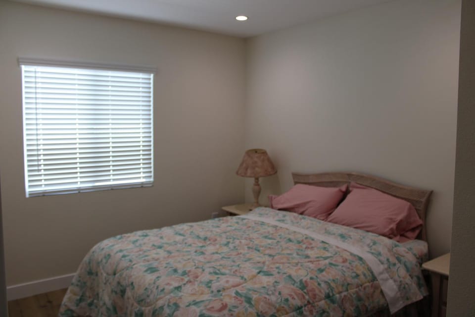 Newly Renovated La Habra 3bed 2 Bath Bed and Breakfast in La Habra