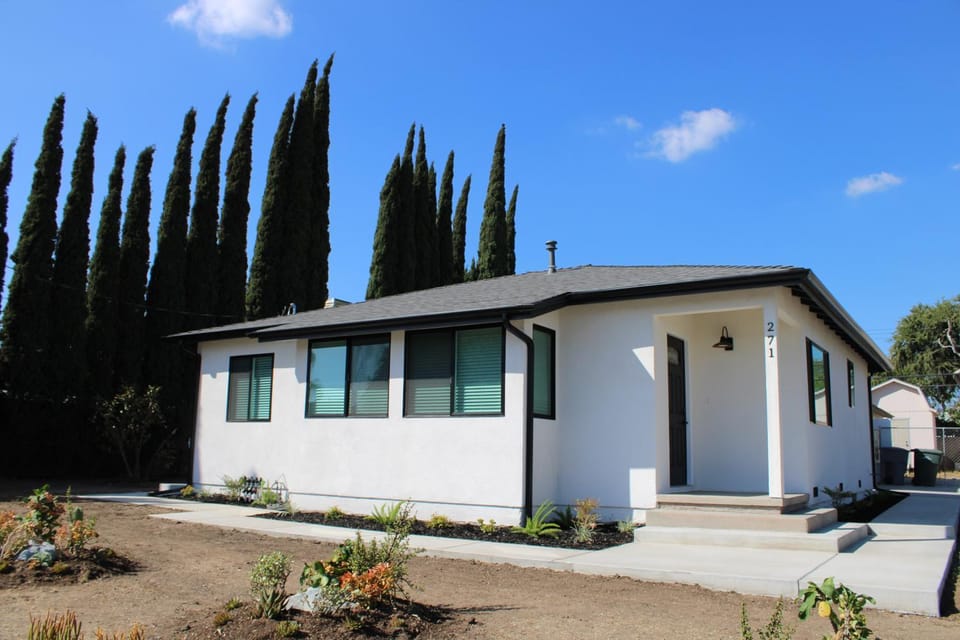 Newly Renovated La Habra 3bed 2 Bath Bed and Breakfast in La Habra