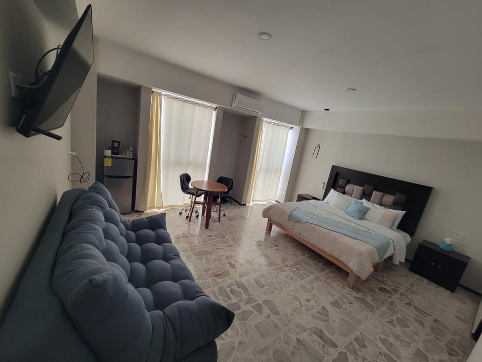 Bed, TV and multimedia, Bedroom