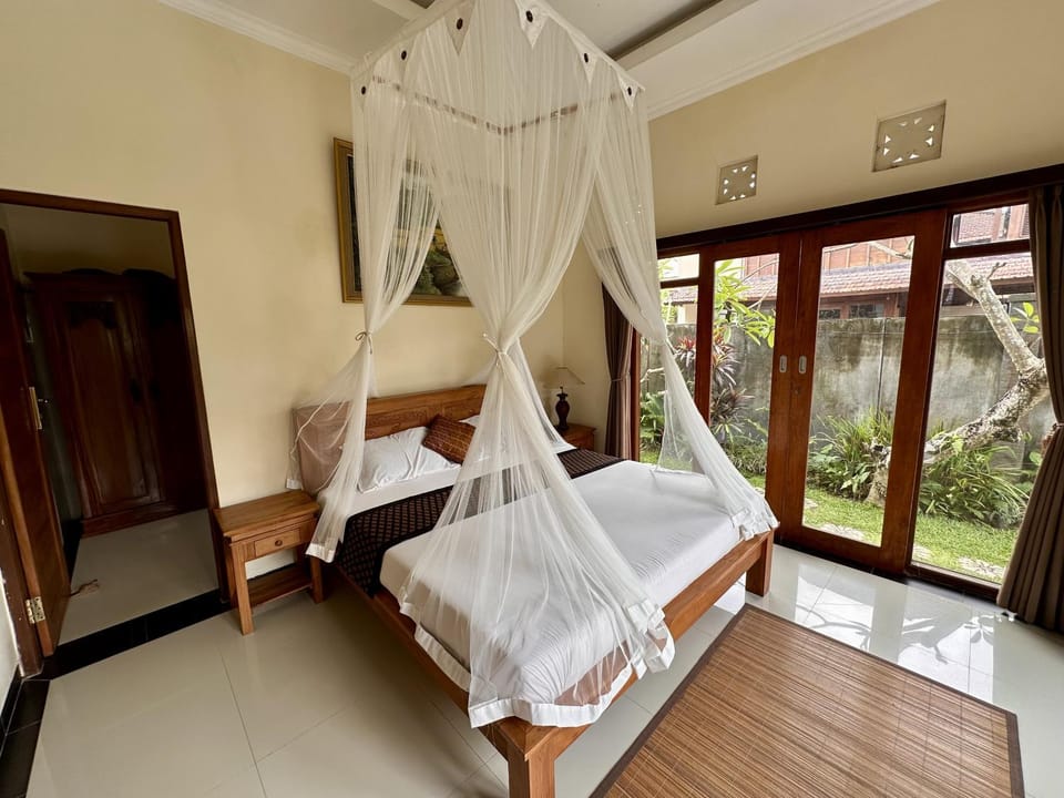 Bed, Garden, Photo of the whole room, Bedroom, Garden view