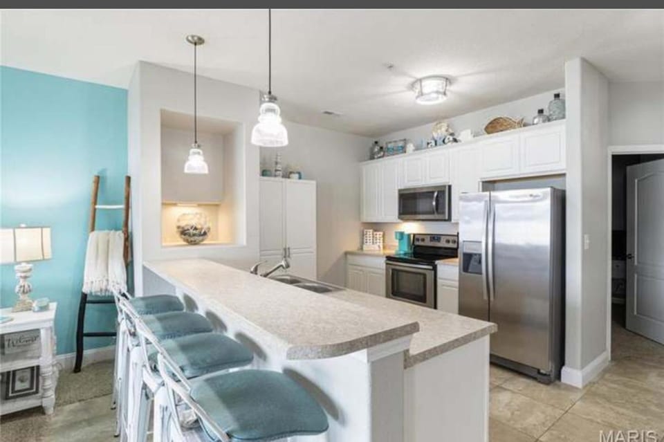 Kitchen or kitchenette, Dining area, dishwasher, oven, stove