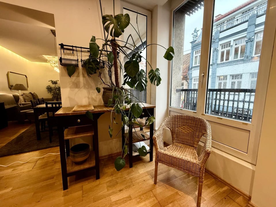 Living room, Seating area, kitchen