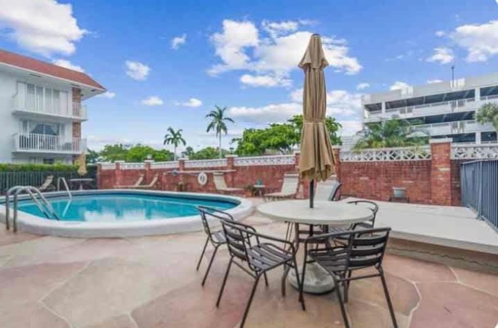 Beach Pool & Las Olas Getaway Fort Lauderdale Apartment in Fort Lauderdale