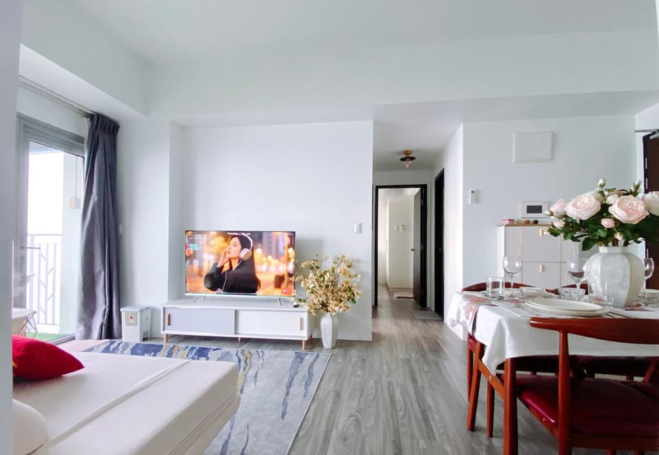 Communal lounge/ TV room, Bed, TV and multimedia, Living room, Photo of the whole room, Seating area, Dining area, Evening entertainment, Bedroom