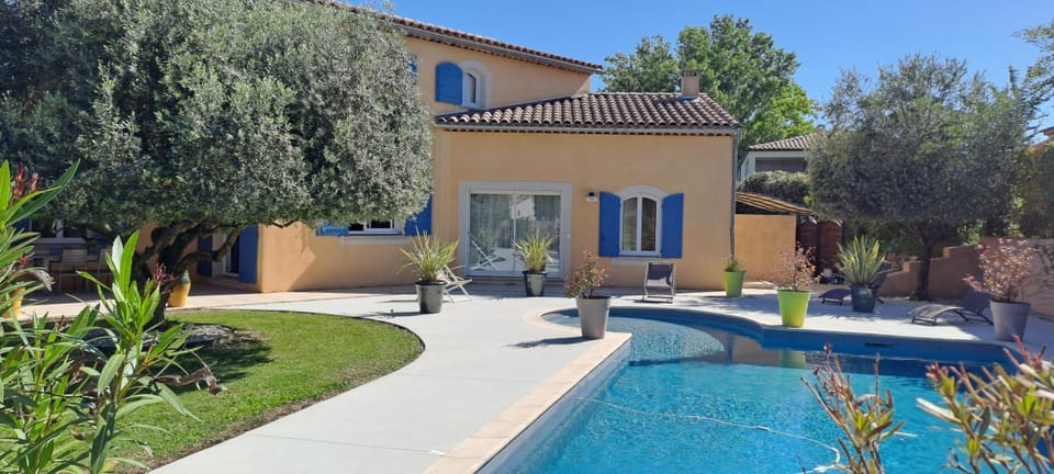 Property building, Swimming pool