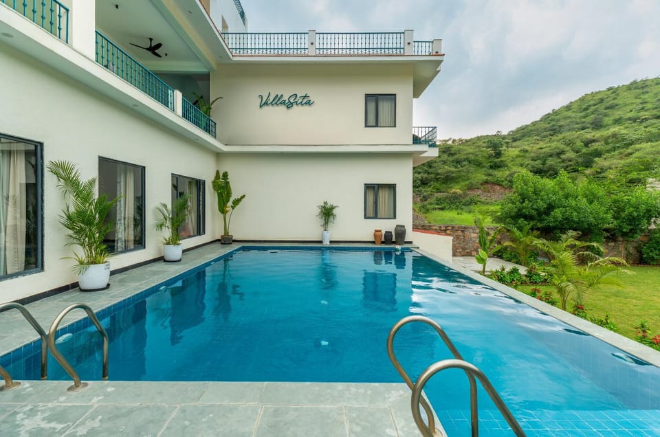 Day, Natural landscape, Mountain view, Pool view, Swimming pool, Swimming pool