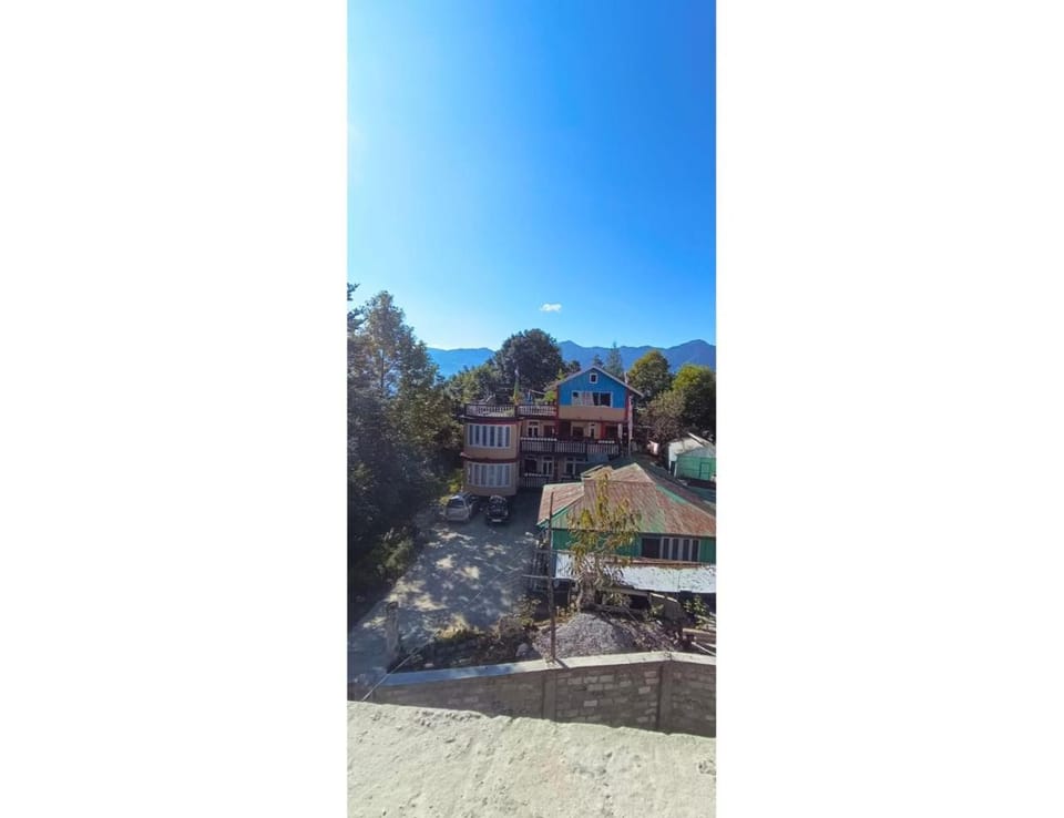 Property building, Day, Mountain view