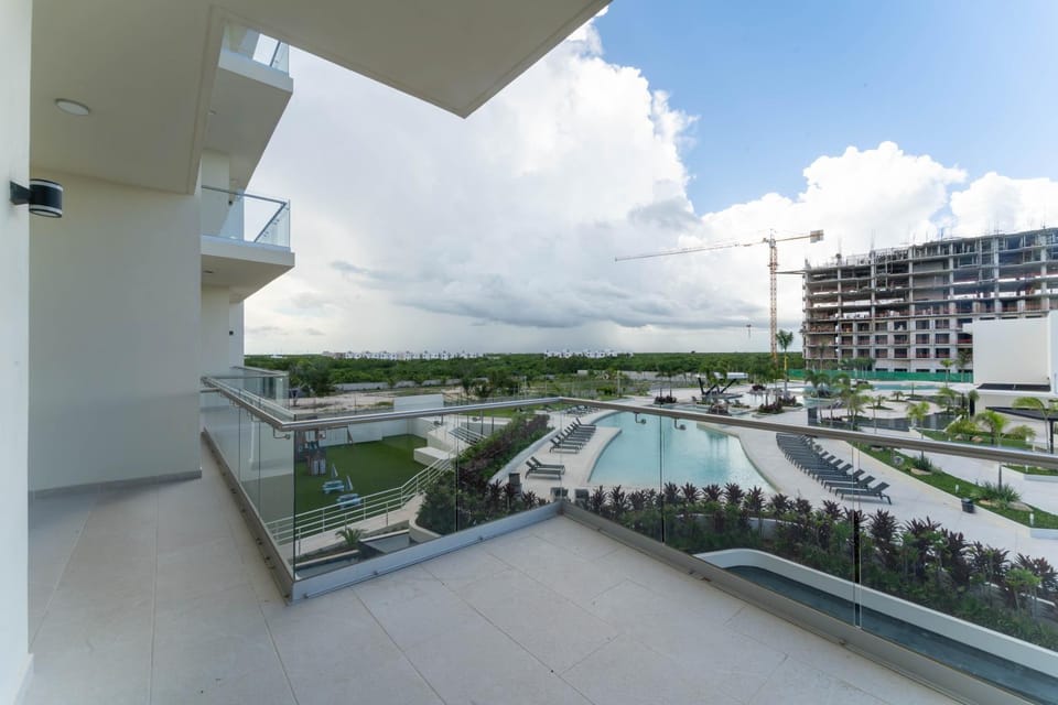 Balcony/Terrace, Pool view, Swimming pool