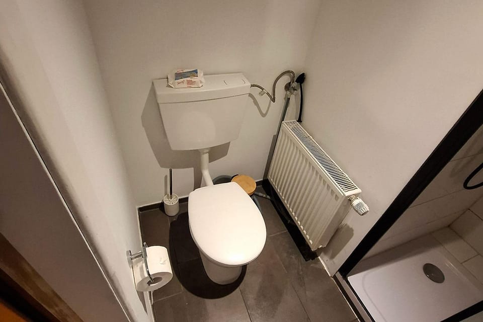Toilet, Bathroom