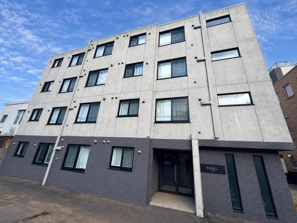 Property building, Day