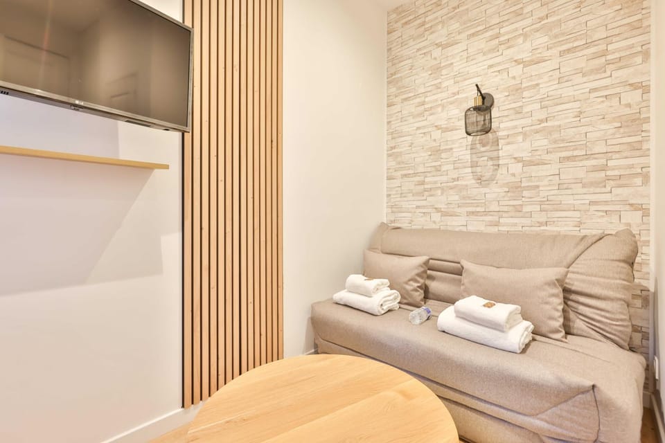 Living room, towels