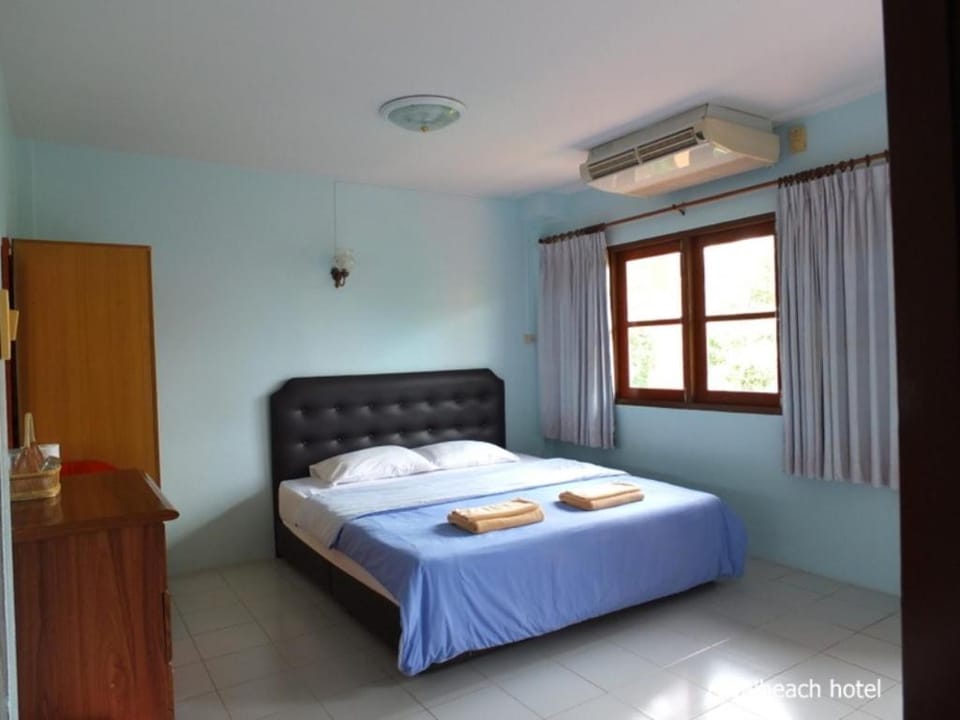Royal Beach Guest House Bed and Breakfast in Hua Hin District