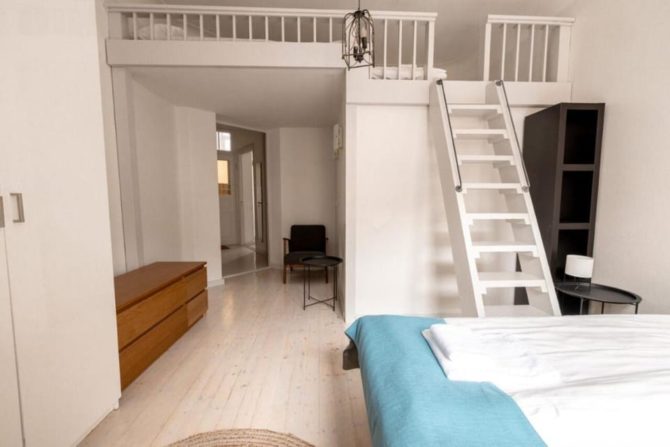 --2ndhomes Large Apartment Next to the Esplanade Park-- Apartment in Helsinki