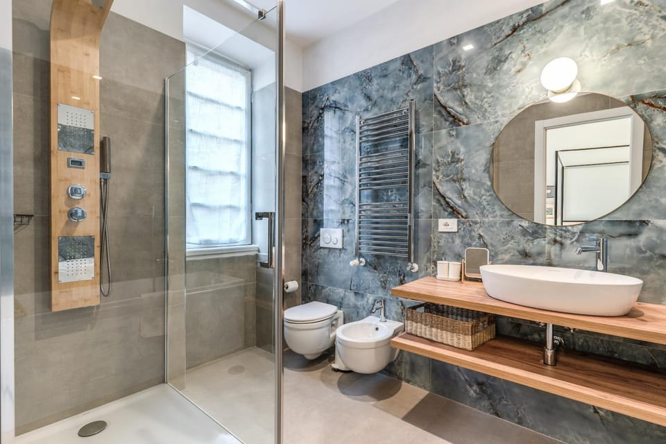 Shower, Toilet, Bathroom, Bath, towels