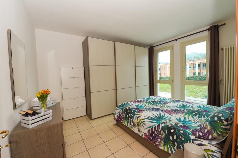 Bedroom, wardrobe