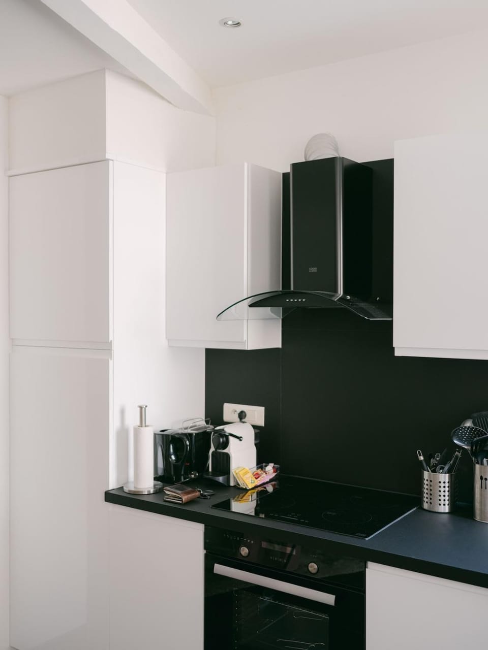 Coffee/tea facilities, Kitchen or kitchenette, stove, toaster