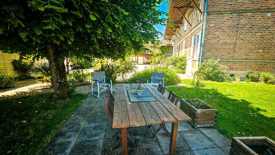 Dining area, Garden view