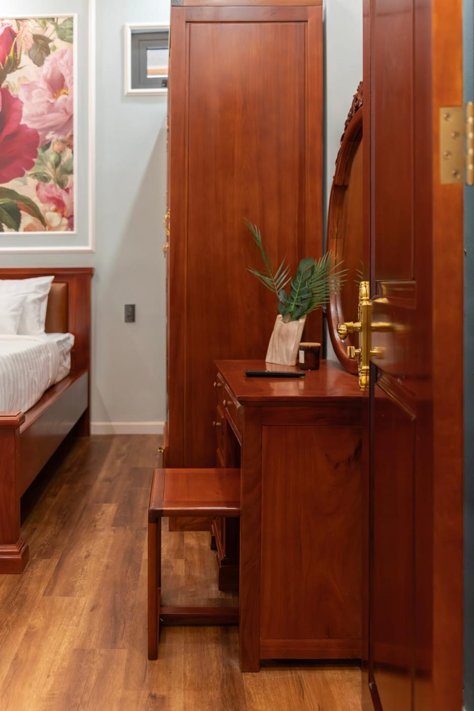Decorative detail, wardrobe