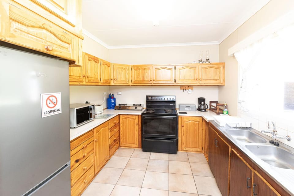 Kitchen or kitchenette, minibar, pet friendly, stove, toaster, kitchen