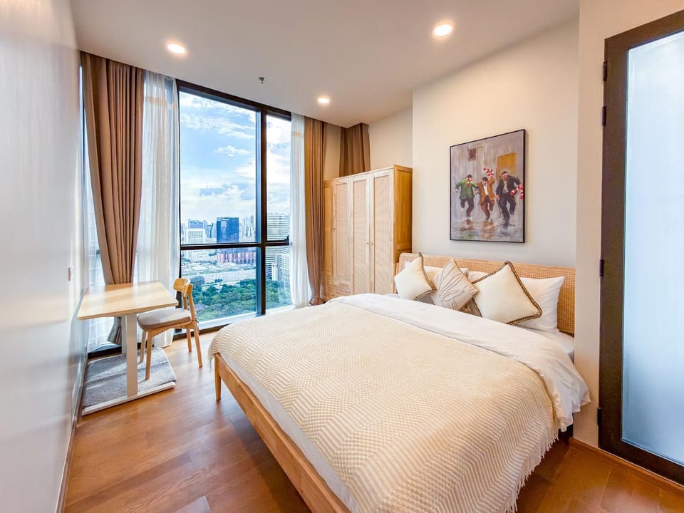 Bed, Decorative detail, Bedroom