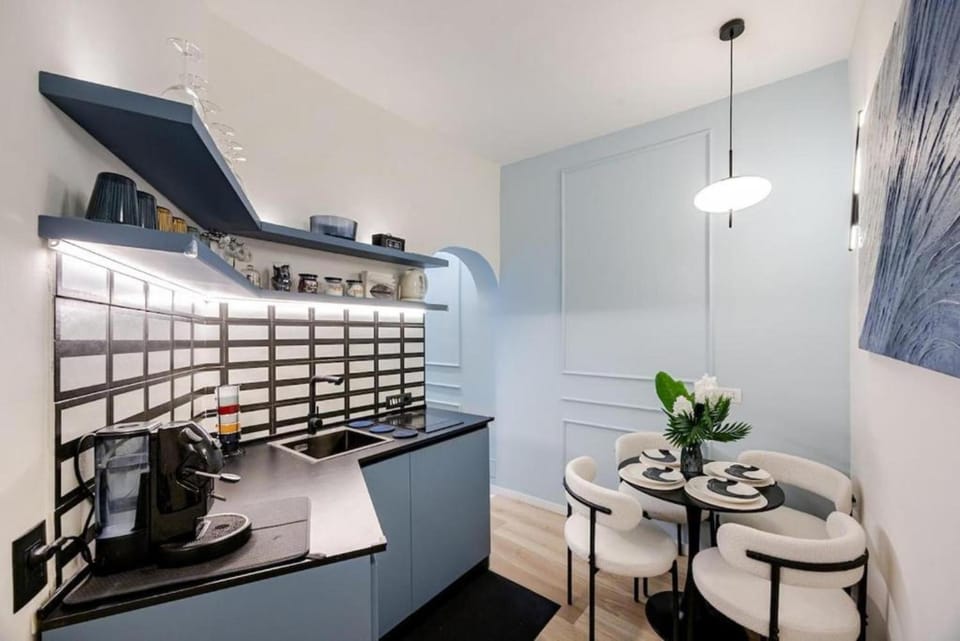 Kitchen or kitchenette, Living room, Seating area