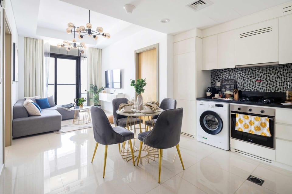 TV and multimedia, Kitchen or kitchenette, Living room, Dining area, oven, washing machine