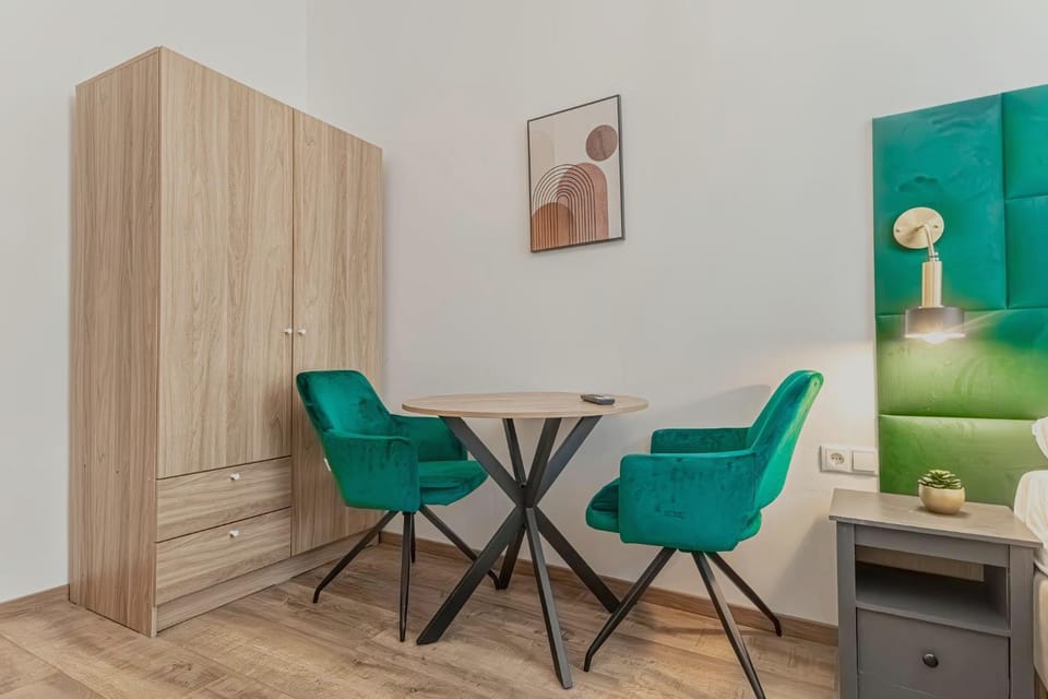 Seating area, Dining area, wardrobe