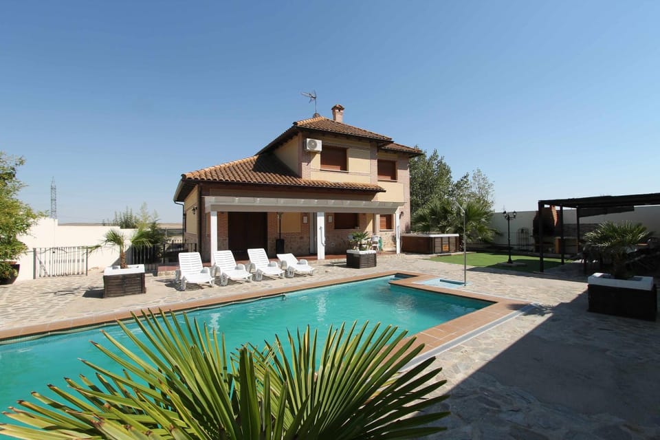 Casa Jardin del Valle. TuCasaTemporal Villa in La Mancha