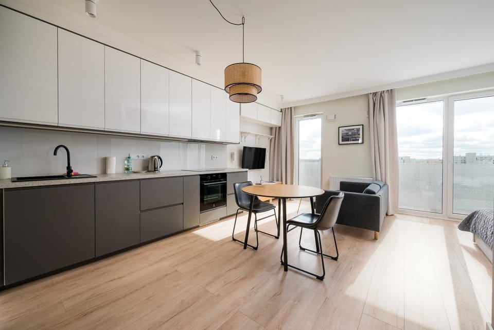TV and multimedia, Coffee/tea facilities, Kitchen or kitchenette, Living room, Seating area, Dining area, stove