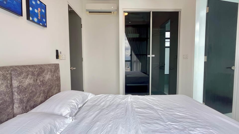 Sky 88 -- Near SG & JB Town & CIQ & City View # 3BR2B # 6pax by Cowidea Apartment in Johor Bahru