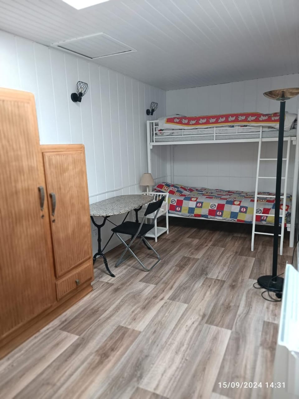 Bed, Photo of the whole room, Bedroom, bunk bed, wardrobe