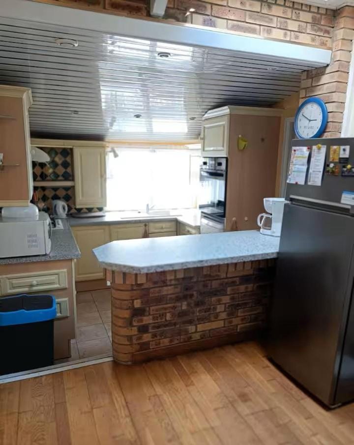 Kitchen or kitchenette, oven, stove