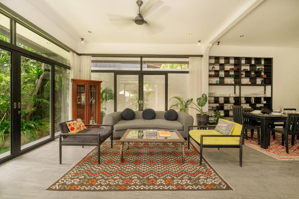 Living room, Seating area