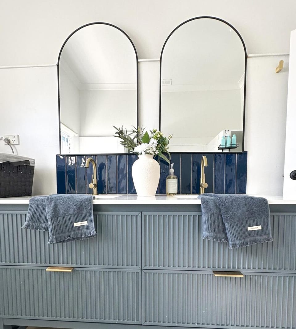 Penthouse Spot - Sleep 8 - Free Parking - 4km CBD Apartment in Brisbane