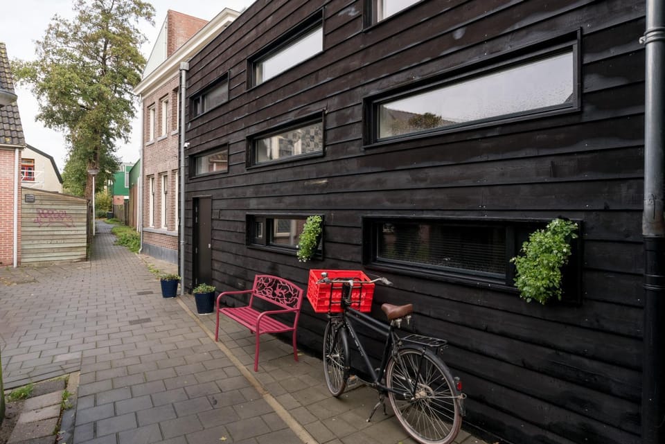 Property building, Facade/entrance