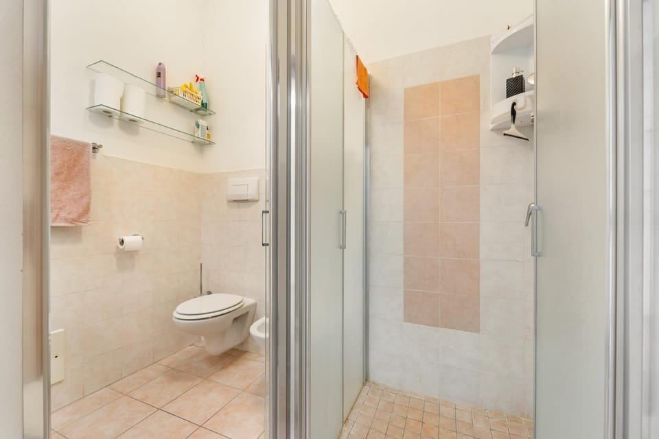 Bathroom, Living room