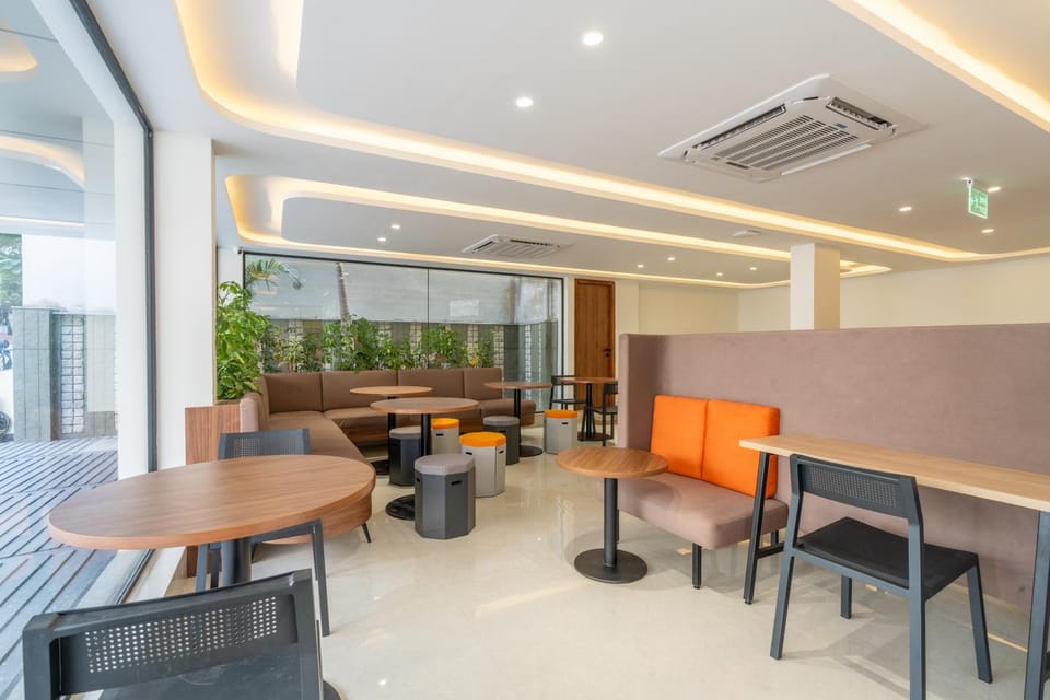 Restaurant/places to eat, Seating area