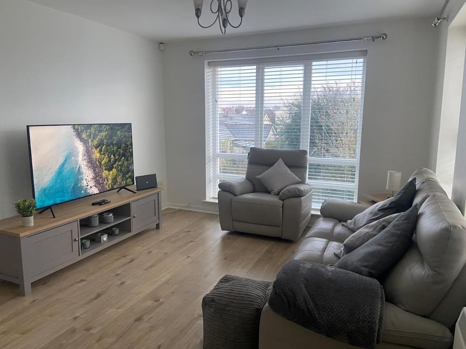 Communal lounge/ TV room, TV and multimedia, Living room, Seating area