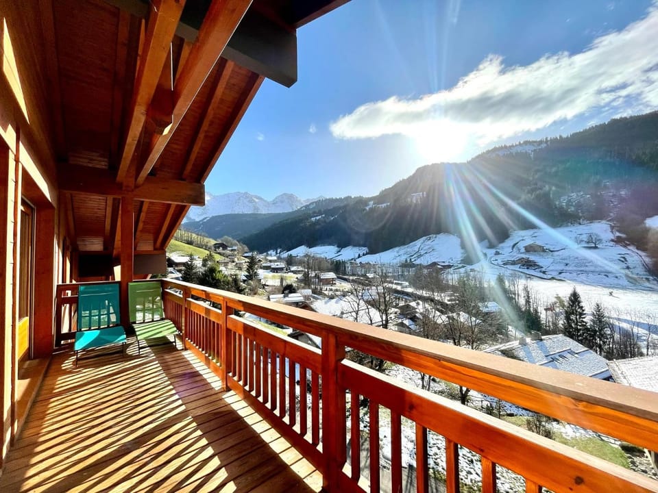 Nearby landmark, Day, Natural landscape, Winter, View (from property/room), Balcony/Terrace, Mountain view