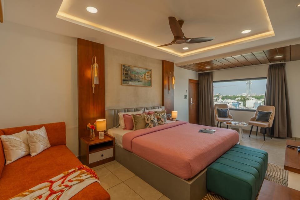Seating area, Bedroom