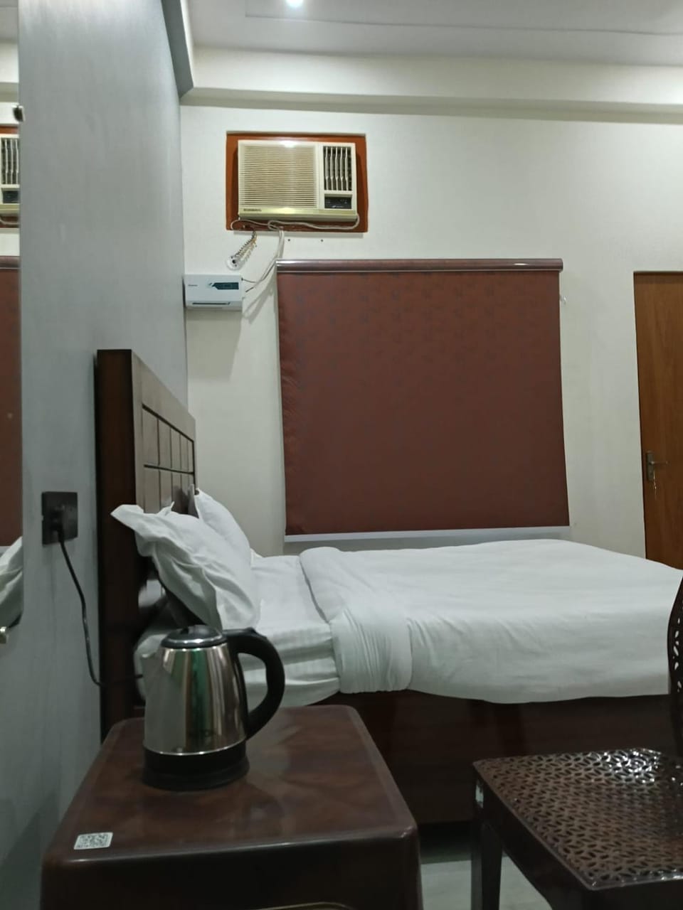 Bed, Photo of the whole room, Bedroom, air conditioner