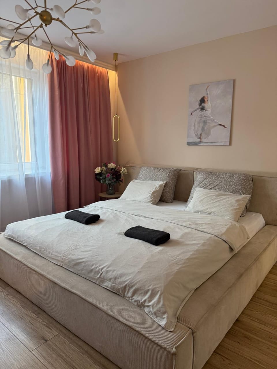 Bed, Bedroom, towels
