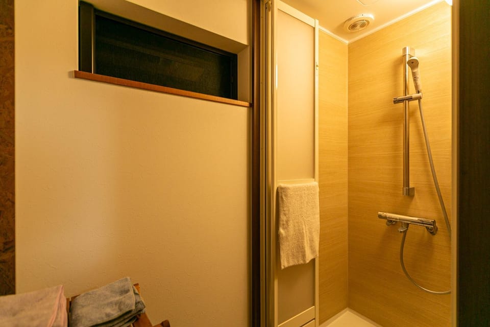 Shower, Bathroom, towels