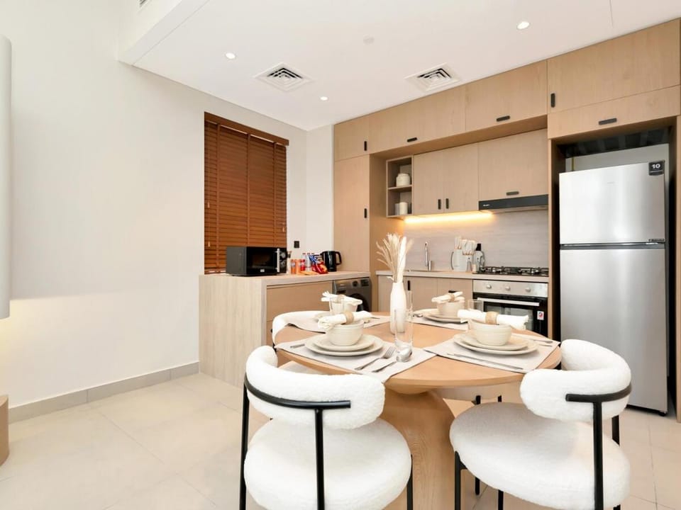 Elegant 2BR Apartment in Socio Tower - Dubai Hills Apartment in Dubai